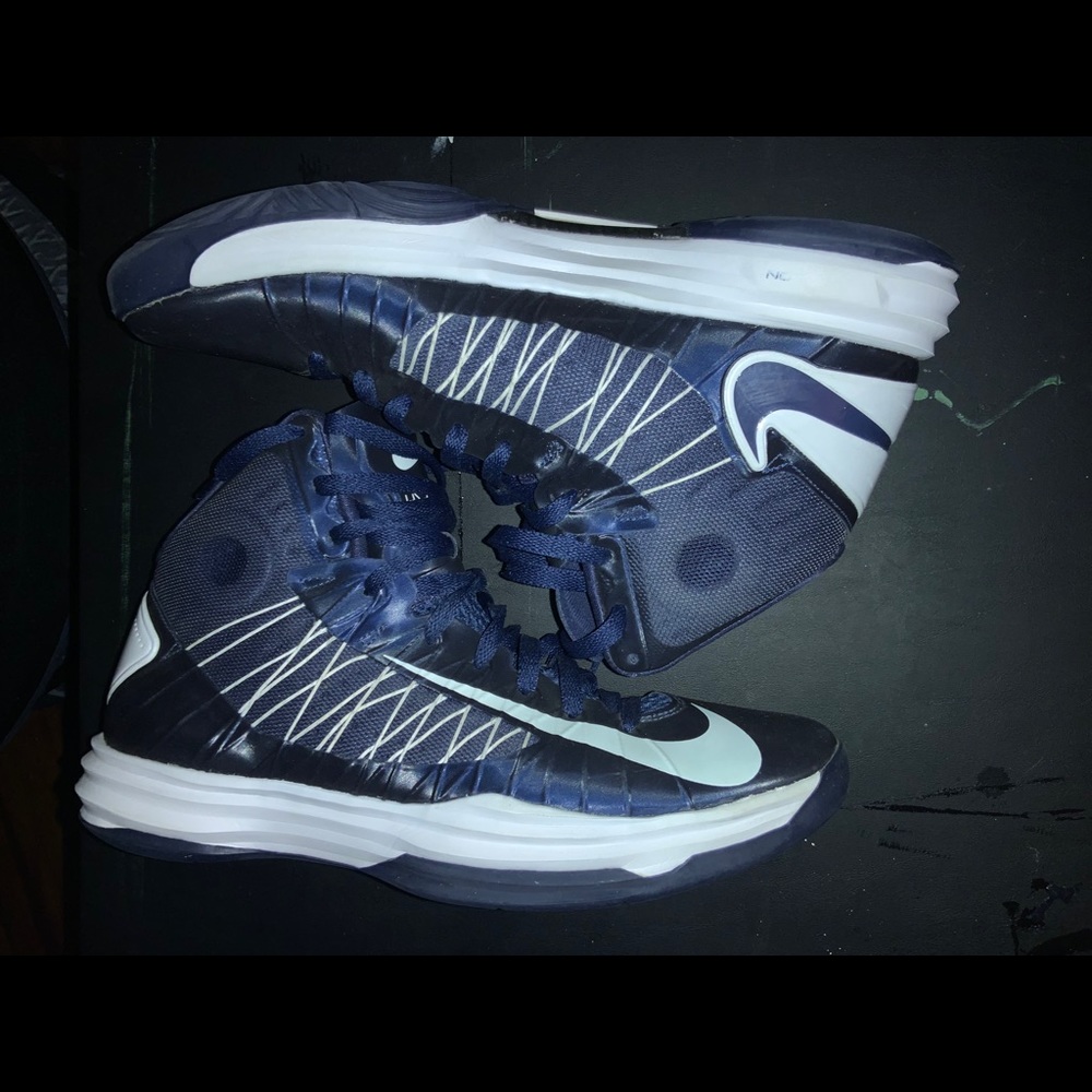 Nike Hyperdunks - image 3